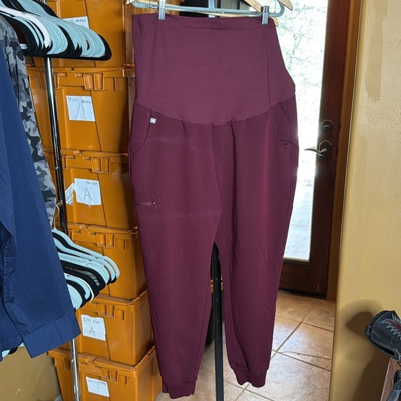 FIGS Burgundy Maternity Jogger Scrub Pants Size XXL - Picture 8 of 16